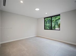 2962 W Trade Ave, Coconut Grove FL 33133