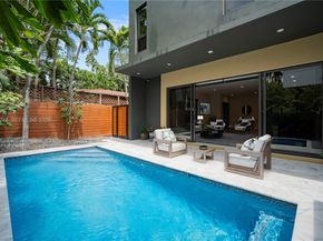 2962 W Trade Ave, Coconut Grove FL 33133