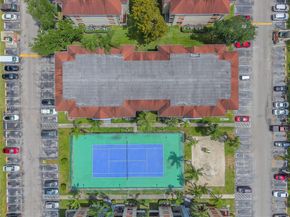 18850 NW 57th Ave 203, Hialeah FL 33015