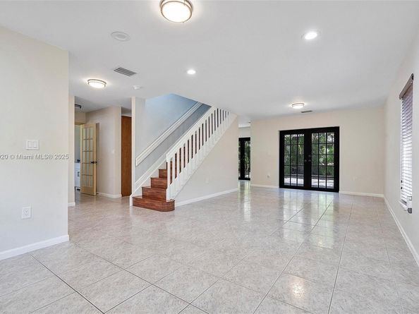 5259 NW 186TH Ln, Miami Gardens FL 33055