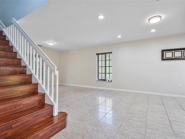 5259 NW 186TH Ln, Miami Gardens FL 33055