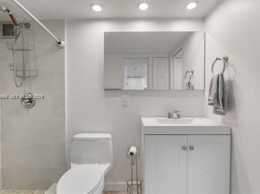 465 Ocean Dr 524, Miami Beach FL 33139