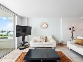 465 Ocean Dr 524, Miami Beach FL 33139
