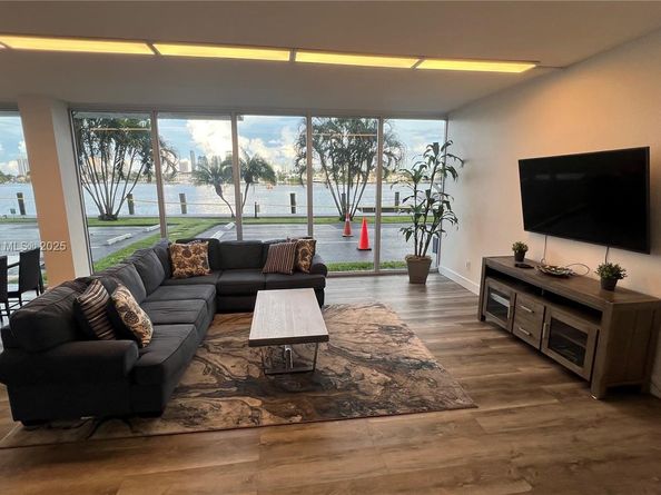 16570 NE 26th Ave 4A, North Miami Beach FL 33160