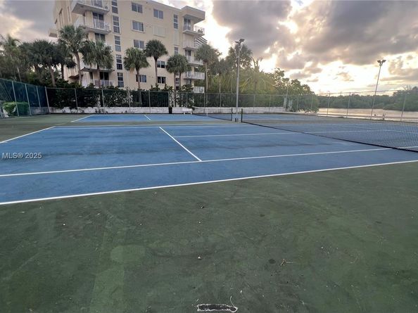 16570 NE 26th Ave 4A, North Miami Beach FL 33160