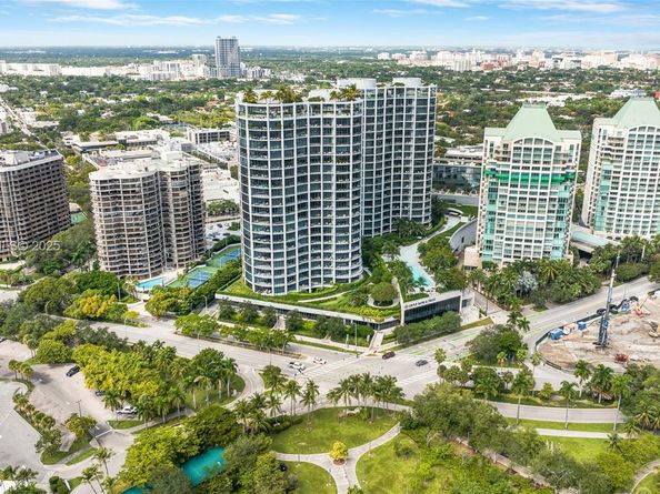 2821 S Bayshore Dr 15C, Miami FL 33133