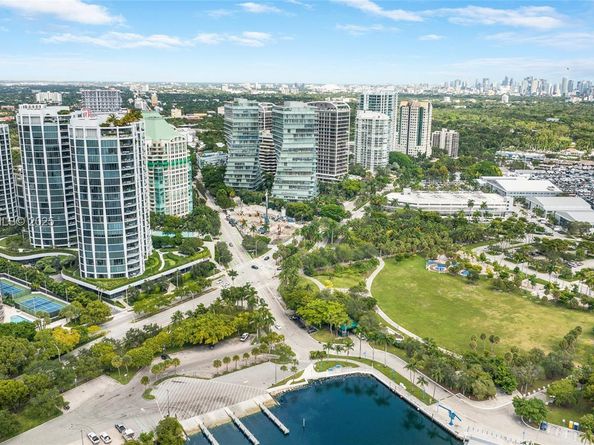 2821 S Bayshore Dr 15C, Miami FL 33133