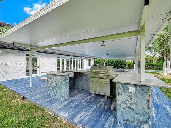 7830 SW 120th St, Pinecrest FL 33156