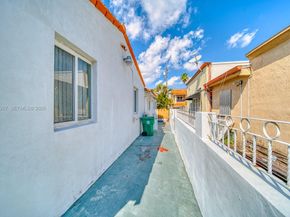 2171 SW 21st St, Miami FL 33145