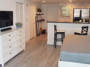 335 S Biscayne Blvd 1706, Miami FL 33131