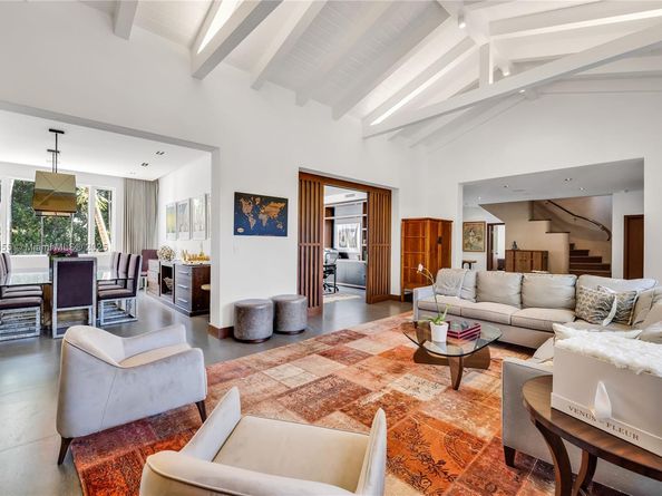 5763 N Bay Rd, Miami Beach FL 33140