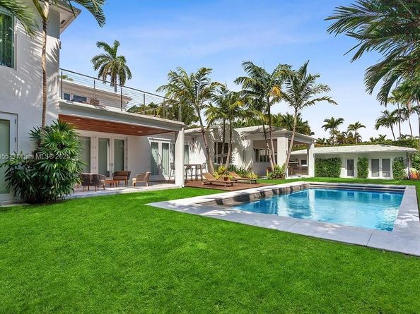 5763 N Bay Rd, Miami Beach FL 33140