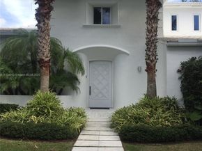 5763 N Bay Rd, Miami Beach FL 33140
