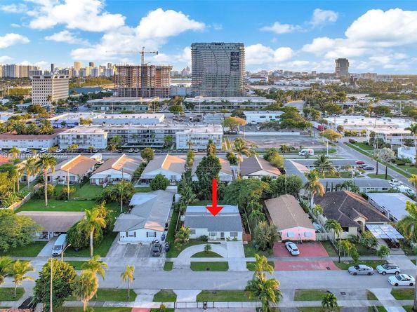 1012 NE 2nd Street, Hallandale Beach FL 33009