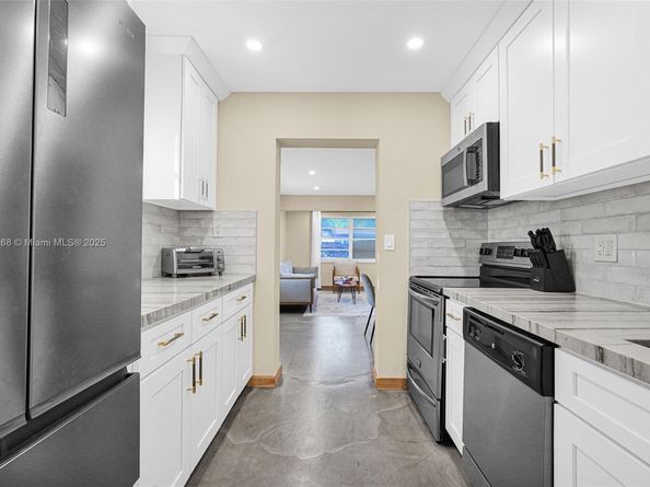 1012 NE 2nd Street, Hallandale Beach FL 33009