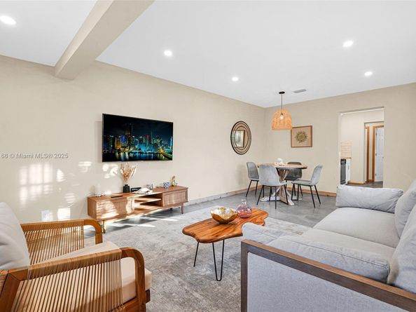 1012 NE 2nd Street, Hallandale Beach FL 33009