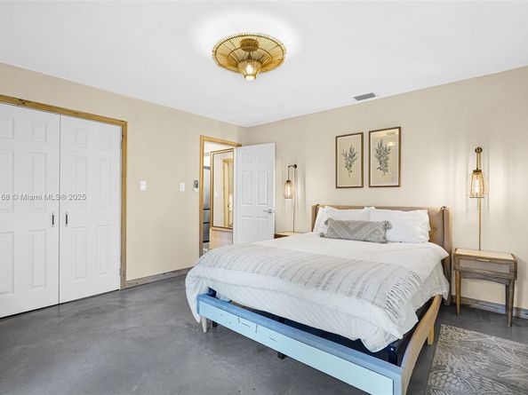 1012 NE 2nd Street, Hallandale Beach FL 33009