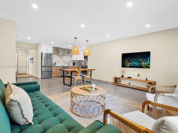 1012 NE 2nd Street, Hallandale Beach FL 33009