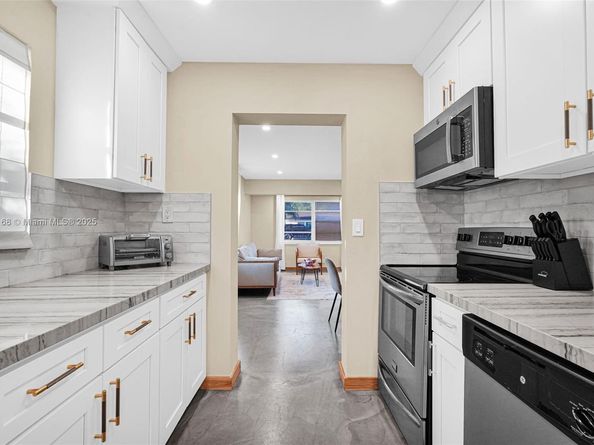 1012 NE 2nd Street, Hallandale Beach FL 33009