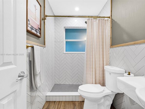 1012 NE 2nd Street, Hallandale Beach FL 33009