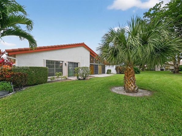 5665 Lakeview Mews Dr, Boynton Beach FL 33437