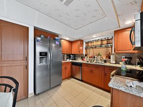 5665 Lakeview Mews Dr, Boynton Beach FL 33437