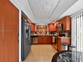 5665 Lakeview Mews Dr, Boynton Beach FL 33437