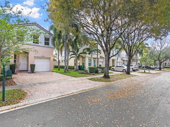 16316 SW 48th St, Miramar FL 33027