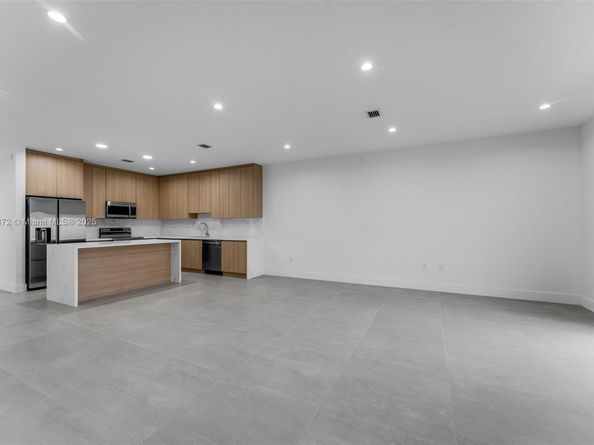 12105 SW 93rd st, Miami FL 33186