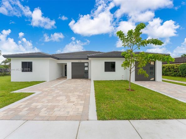 12105 SW 93rd st, Miami FL 33186