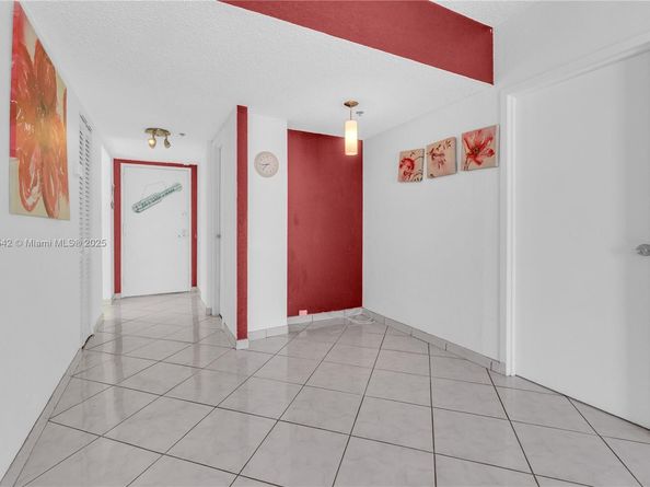 2829 Indian Creek Dr 1110, Miami Beach FL 33140
