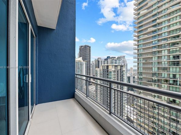 60 SW 13th St 3414, Miami FL 33130