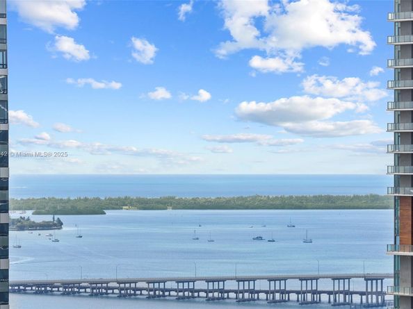 60 SW 13th St 3414, Miami FL 33130