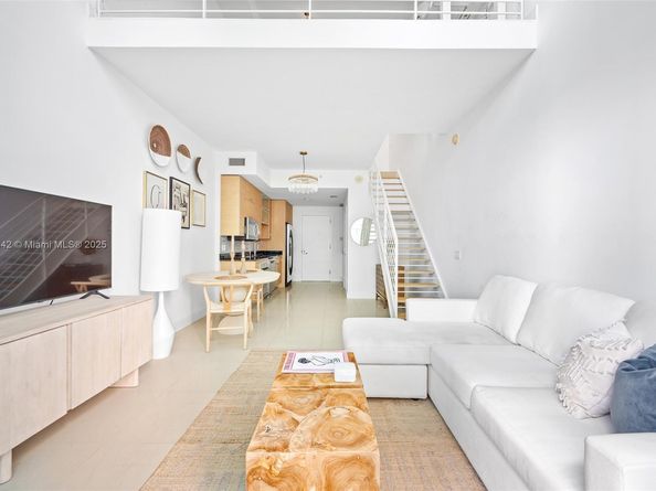 60 SW 13th St 3414, Miami FL 33130