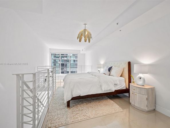 60 SW 13th St 3414, Miami FL 33130