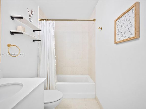 60 SW 13th St 3414, Miami FL 33130