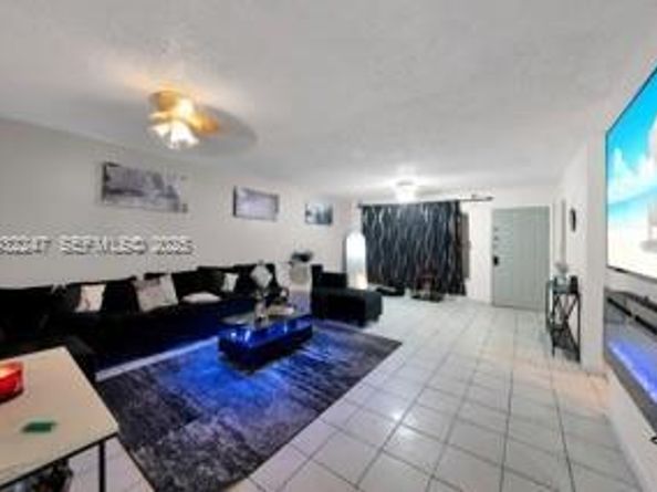 4457 NW 185th St, Miami Gardens FL 33055