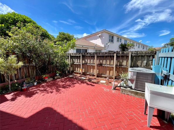 4203 NE 22nd Dr, Homestead FL 33033