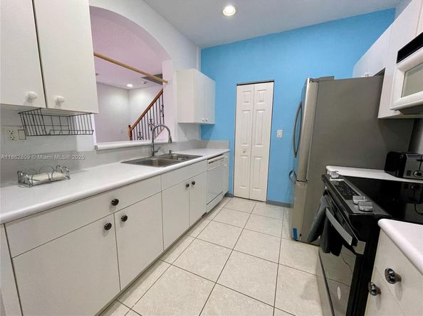 4203 NE 22nd Dr, Homestead FL 33033