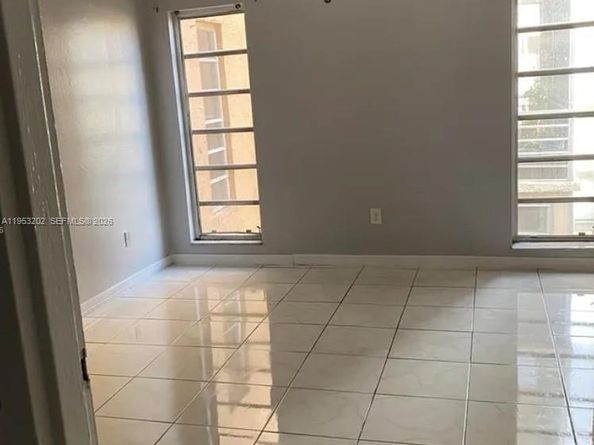 4848 NW 24th Ct 306, Lauderdale Lakes FL 33313