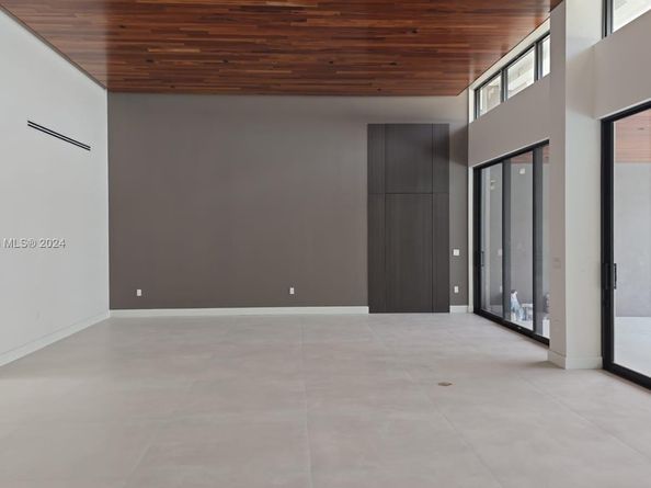 6675 SW 96th St, Pinecrest FL 33156