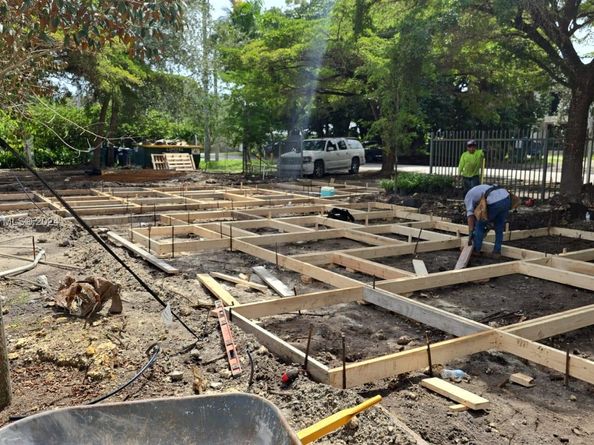 6675 SW 96th St, Pinecrest FL 33156