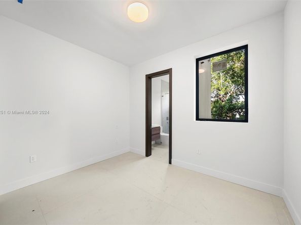 6675 SW 96th St, Pinecrest FL 33156