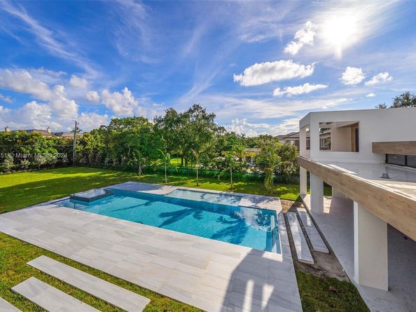 6675 SW 96th St, Pinecrest FL 33156