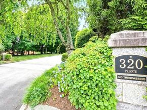 320 Strawberry Hill Avenue 16, Stamford CT 06902
