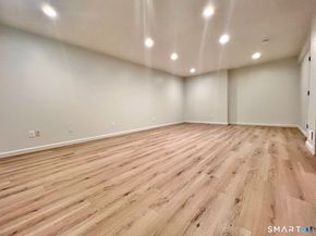 320 Strawberry Hill Avenue 16, Stamford CT 06902