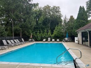 320 Strawberry Hill Avenue 16, Stamford CT 06902