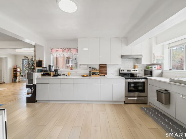 2776 E Main Street, Bridgeport CT 06610