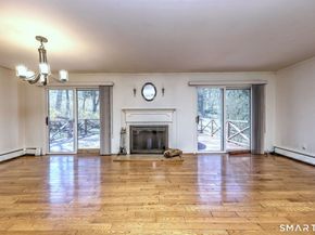 28 Grandview Drive, Trumbull CT 06611