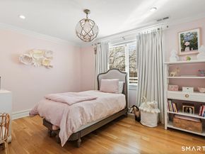 550 Penfield Road, Fairfield CT 06824